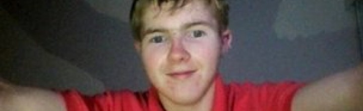 Cyber-blackmailers 'abusing hundreds of UK children'